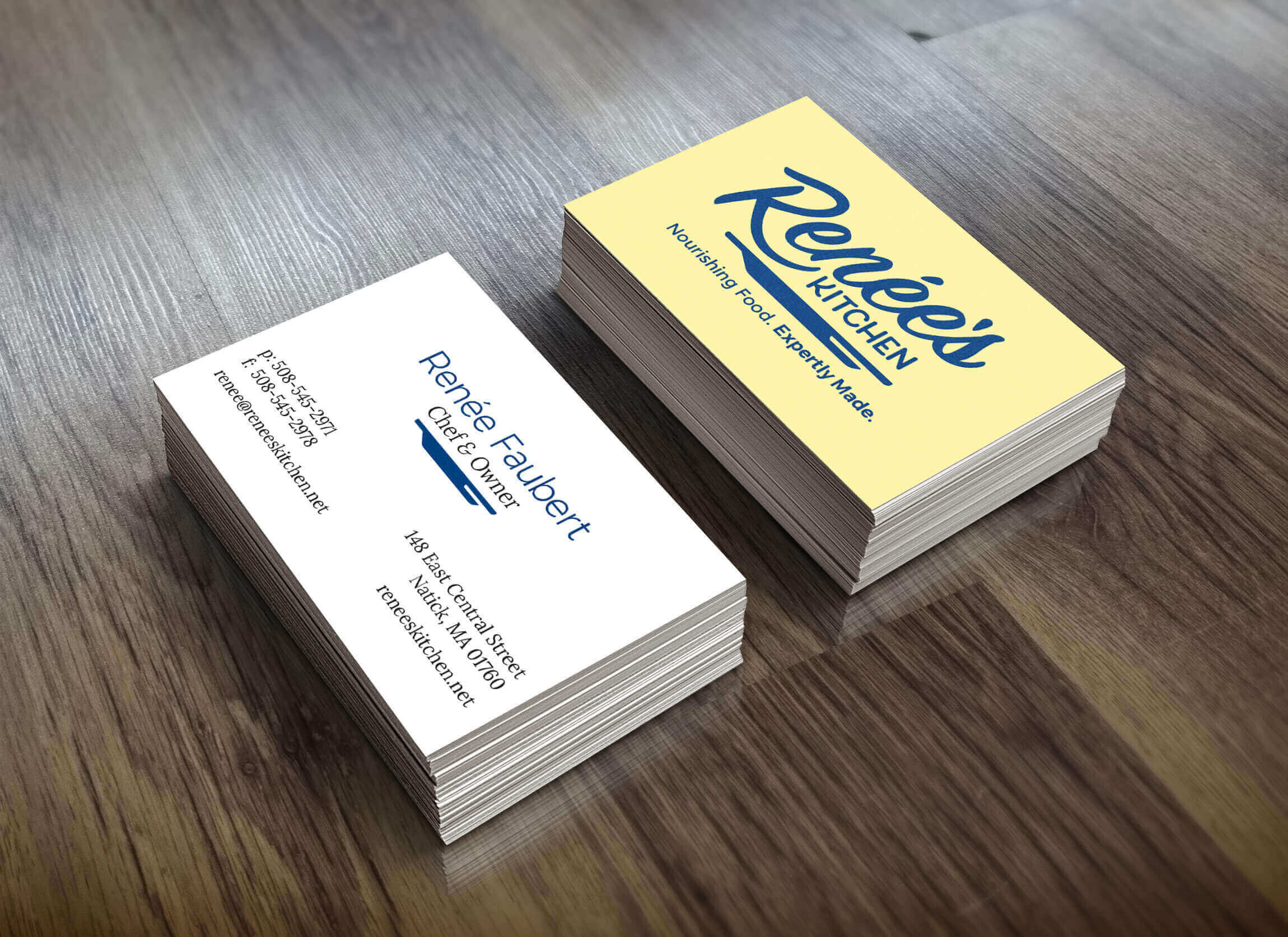 Mockup of the front and back of the Renee's Kitchen business card